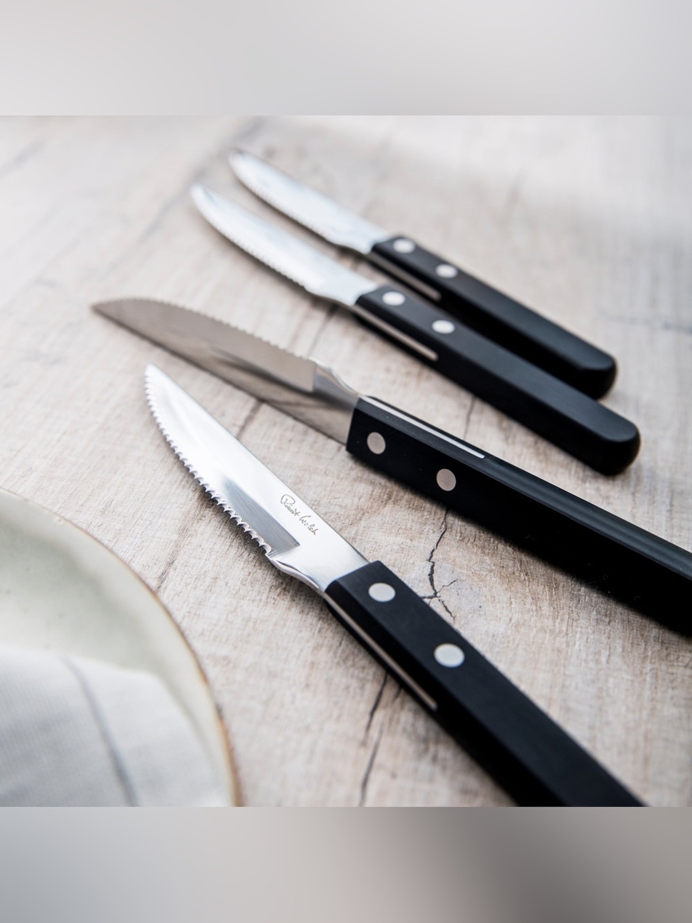 3 piece Robert Welch Steak Knives Set in package AWESOME knives! Set of 3 NEW - Picture 3 of 5